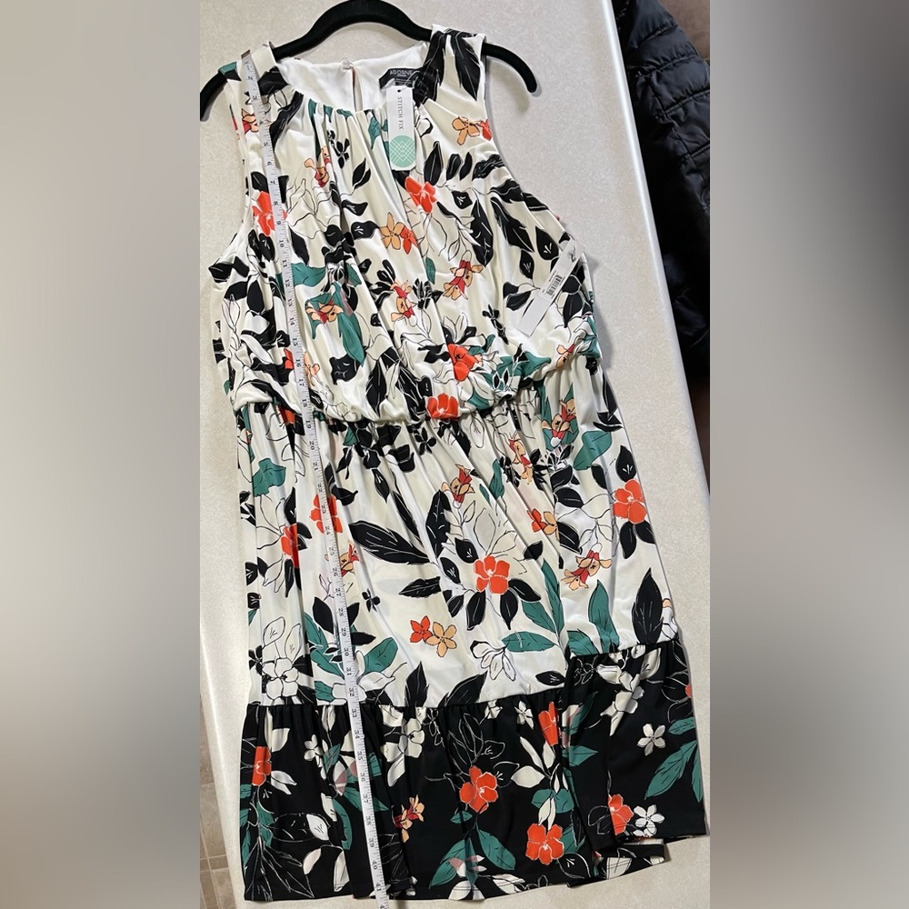 Floral Midi Dress in Black and White - Picture 13 of 15